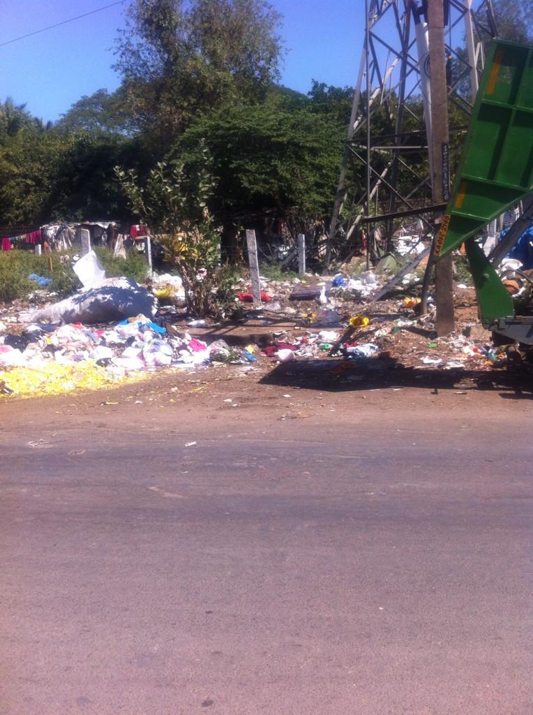 BJPfailBlr's tweet photo. BJP MP,BJP MLA and BJP councillor Everyone are failed clear garbage mess in heart of the city.#BJPRuinedBlr http://t.co/3Ad7Af8eh0