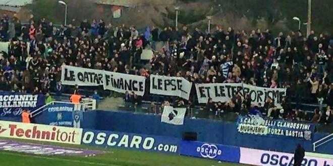 buzzactus's tweet photo. Attentats à Paris : une banderole anti-Qatar déployée avant Bastia-PSG - http://t.co/ugAzUUm0P3 http://t.co/LlkP1kV2ov