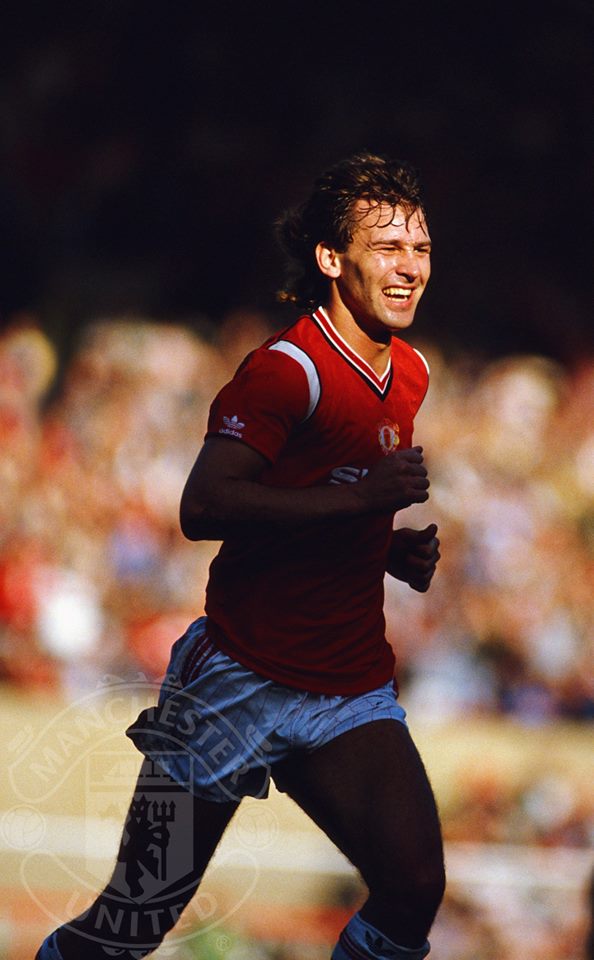 Happy birthday to Bryan Robson ! Turns 58 today. 
