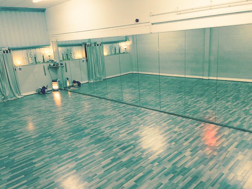 StarAmbitions's tweet photo. Fancy dancing with us in this gorgeous studio @Selfcentre ?!?
Perfect for 4-14yo
Sunday's 9:30am-12:30pm http://t.co/wOcatC8XpF