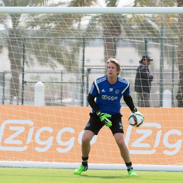 vdsar1970's tweet photo. Had a quick visit to @Aspire_Academy where #Ajax trained this week and joined in the session on Friday! #gettingfit http://t.co/9nrFlkEQOd