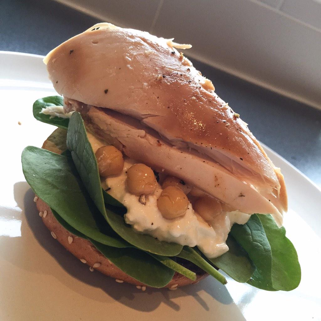 FeedMeLess's tweet image. Chicken Bagel #needsmorebagel #foodporn #feedmeless #flabs #diet