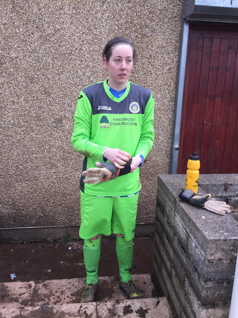 <a href="/Oldland_A_LFC/">Oldland Abbotonians </a> have <a href="/TheHawk1991/">Sam Morgan</a> in goal today! How about a RT for her <a href="/Mildy_13/">Steve Mildenhall</a> she is a <a href="/Official_BRFC/">Bristol Rovers</a> fanatic!