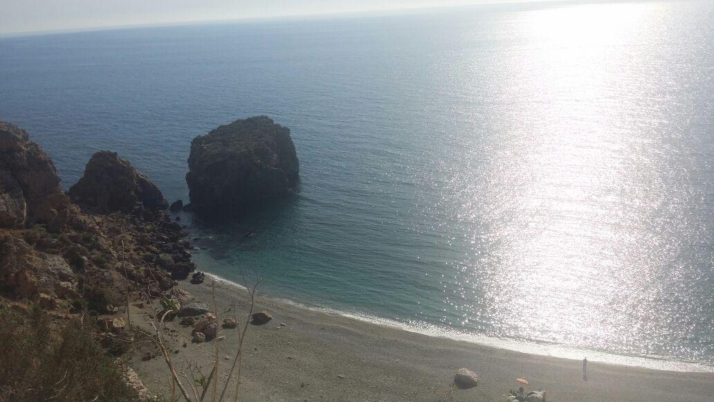 EltiempoenCadiz's tweet photo. Continuamos con ambiente muy suave en #Andalucía  que invita a estar al aire libre. Imagen desde la costa granadina http://t.co/1ZU51SDcW5
