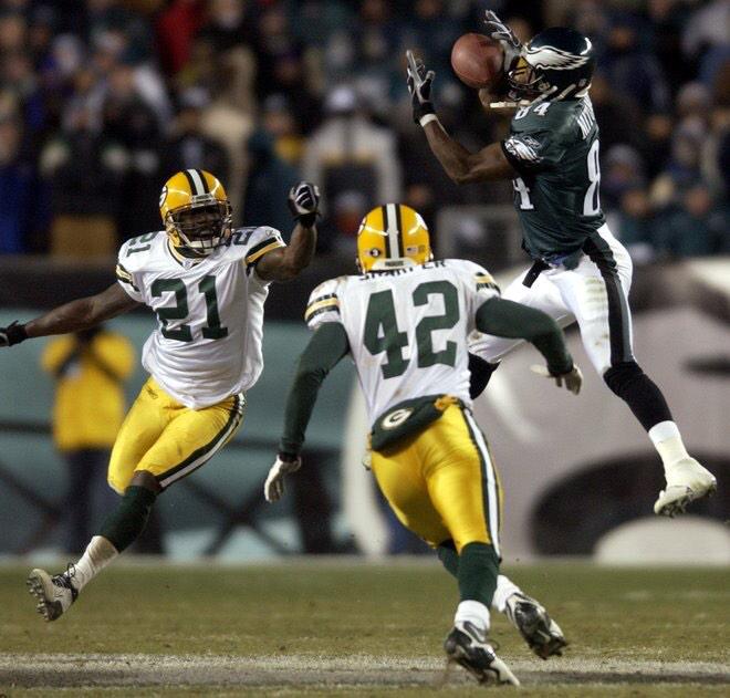 FredEx_84's tweet photo. “@PhillyFanLife: On this date 11 years ago, the miraculous 4th and 26 lead the Birds to victory. #FedEx http://t.co/cTr01BciJk”I was high af
