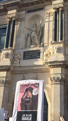 TrisTps's tweet photo. #jesuischarlie #troyes
Tout est dit là... http://t.co/briP01BZ6L