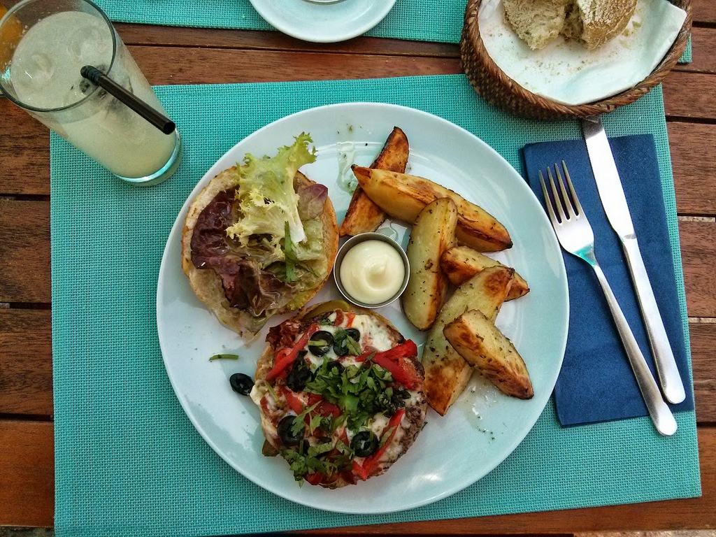 vero4travel's tweet photo. 5 restaurantes con encanto de #Oporto, de lo clásico a lo moderno http://t.co/RKDpgdP9Cn cc @turismoportugal http://t.co/kEjckfpo9n