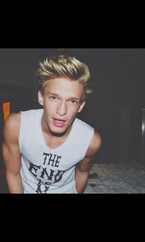 I love you, I love you 
, I love you Cody Simpson. Happy birthday!      stay beautiful,lovely 