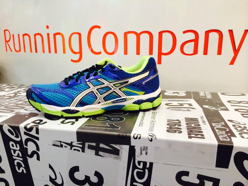madridrunningco's tweet photo. Así son las nuevas #cumulus16 para hombre de @ASICSspain Ya en la tienda. En breve en http://t.co/uAI2W8xALz http://t.co/kS56e1b0Bv