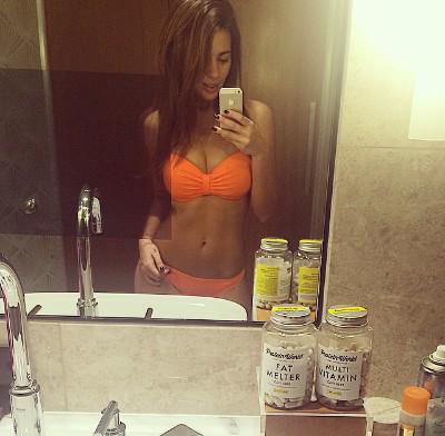 HollyJadePeers's tweet photo. Remembered to bring my supps to Dubai @ProteinWorld #fatmelter #multivit #Weightlosscollection ๐๐ http://t.co/FpJwqs3nB4