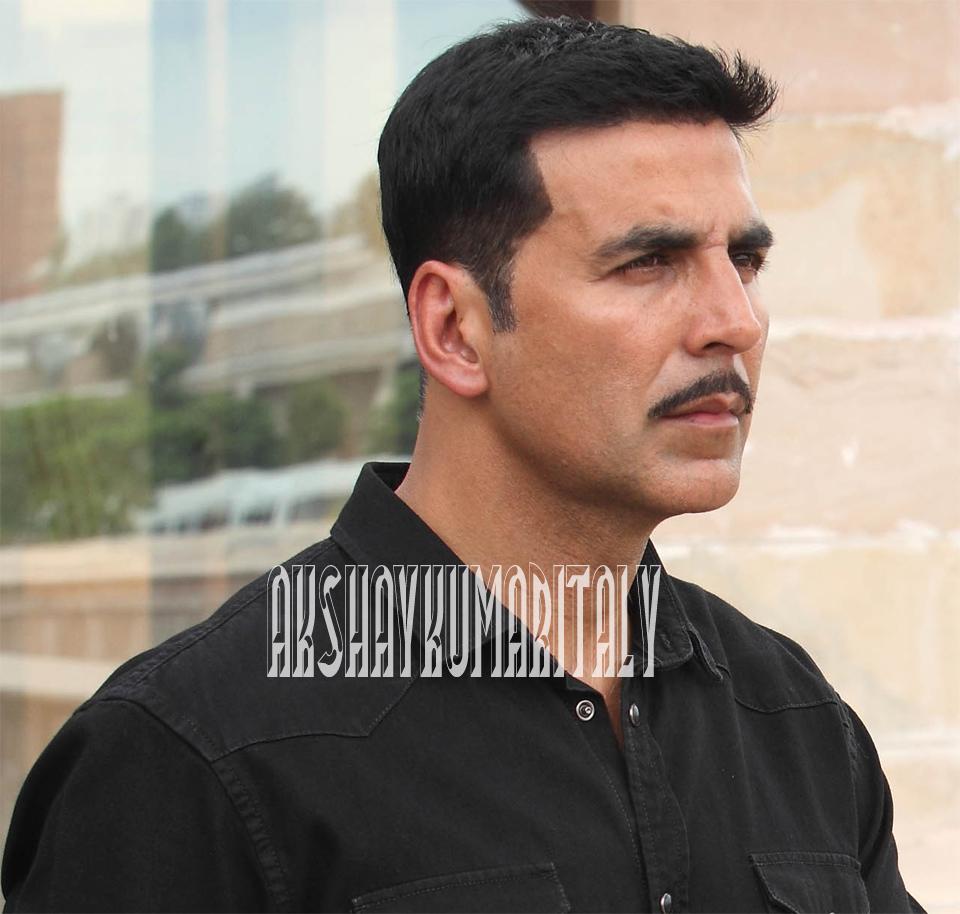 Akshay Kumars 4 Classic Hairstyle Looks To Remember Those Days in 2022