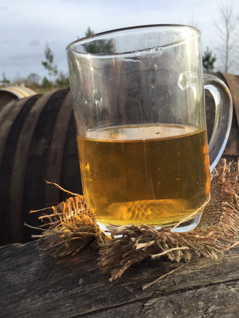 Ventons_Cyder's tweet image. Bottle conditioned #RealCider made from 2013 Apple crop. Straw pressed &amp;amp; Oak matured. Made in #Devon
