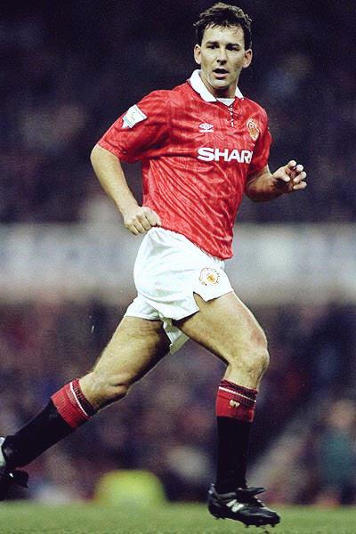 Happy birthday to legend, Bryan Robson.
He turns 58 today.
Robson made 345 appearances, 74 goals. 