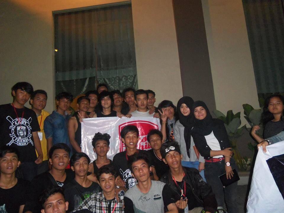 myLASTCHILD's tweet photo. Horas! "@franssisco1510: berkunjung ke Medan @Medan_LF ,02/04/14 @LCvirgoun @LCipank @mamieLC @dimazLC #9thLC http://t.co/4KnUJBL5bQ"