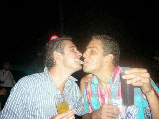 Nonitoo3's tweet photo. La vid ns enseñ q nunc se deja d aprendr.Y Tu ers 1 person de ls k cad dia se aprend alg nuev.Feliz cumple bacalao!Tq http://t.co/LSoOvzipmI