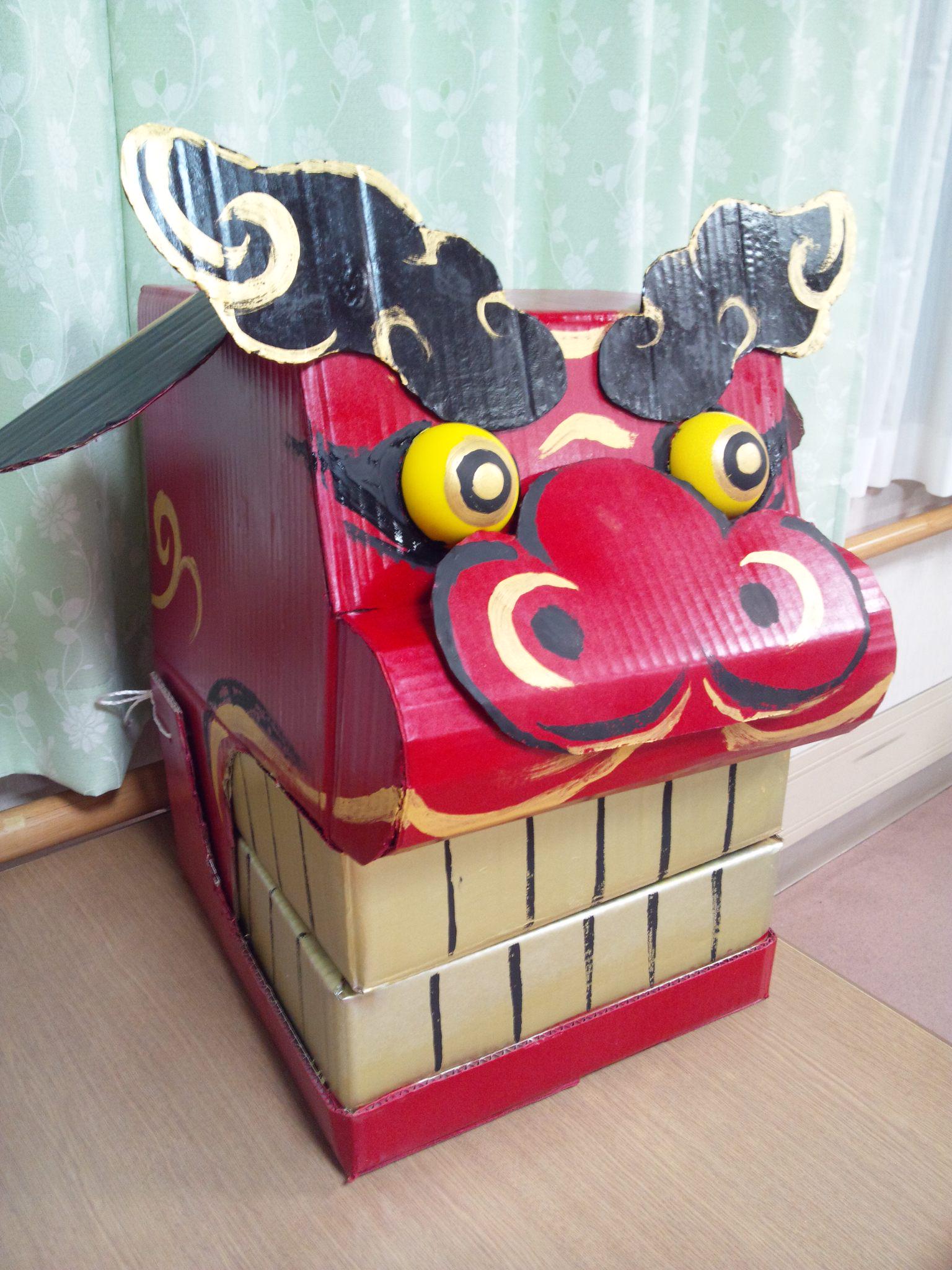 千波 今日のひとり残業 段ボールで獅子舞作り 噛み合わせの所が意外と難しく 試行錯誤してたら結構時間掛かりました Http T Co Vo7d4zweq3 Twitter