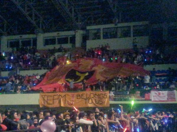 1000BAYU's tweet photo. @sma9events nih aksi @JKT48JOGJAFC #TeamJDefenderYK http://t.co/NO3EqWYmnc