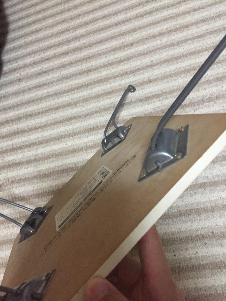 破壊大魔王に、小学生から使っとる俺の悟空デスクが壊された。