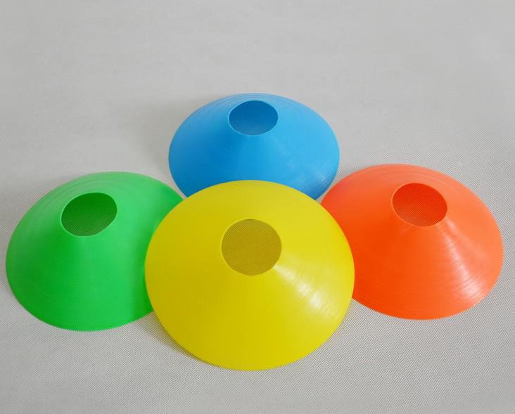 HockeyIssues_'s tweet photo. Ah we meet again you colourful, little, tackling bastards... #TrainingTrauma http://t.co/1NqRkTfuWZ
