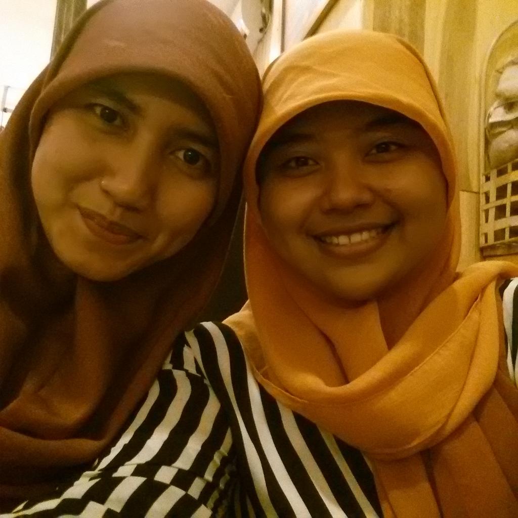 oi oi.. <a href="/pitalokahk/">Pitaloka Husnul K.</a> <a href="/nadiyatus/">Nadiya</a>