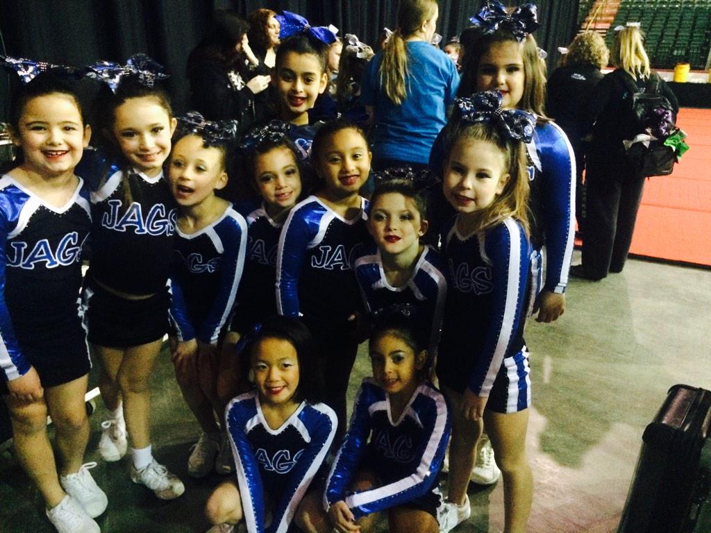 JuST_CheerJags's tweet photo. Mimi's are ready to break some hearts on the mat ππ #miniheartbreakers @GoCoastal #mini's #justcheer #heavyhitters http://t.co/6lCrqWigIc