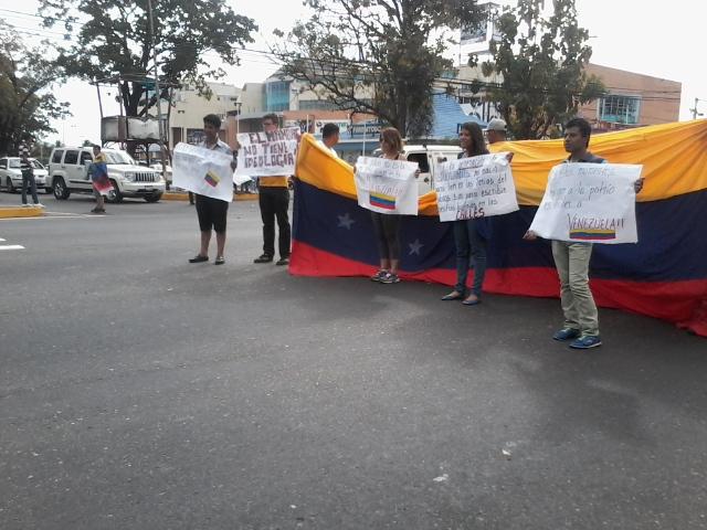 Protestas Enero 2015 - Página 3 B7F-HioIQAEGM3U