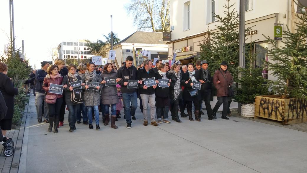 acvenant's tweet photo. 18000 yonnais rassemblés! http://t.co/pRAKAbmhbH