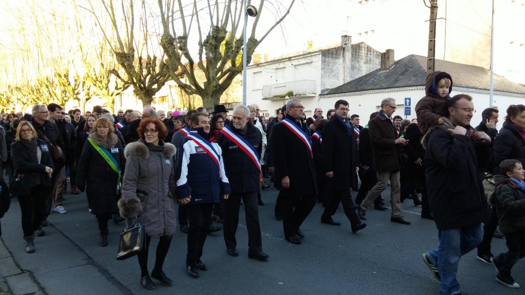 acvenant's tweet photo. 18000 yonnais rassemblés! http://t.co/pRAKAbmhbH