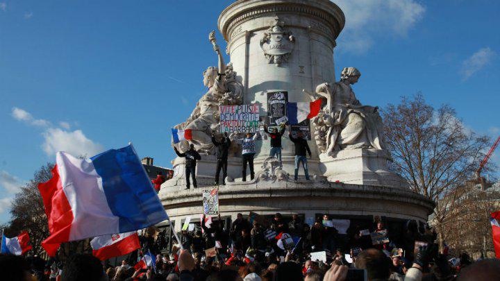 In pictures: A day of mourning and unity in Paris f24.my/1AMmNUb
