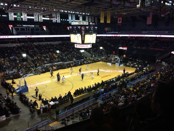 jennkrupicz's tweet photo. Sunday out with the famjam catching a game. thanks London Life. #hitbylightning http://t.co/O3D1pD7riZ