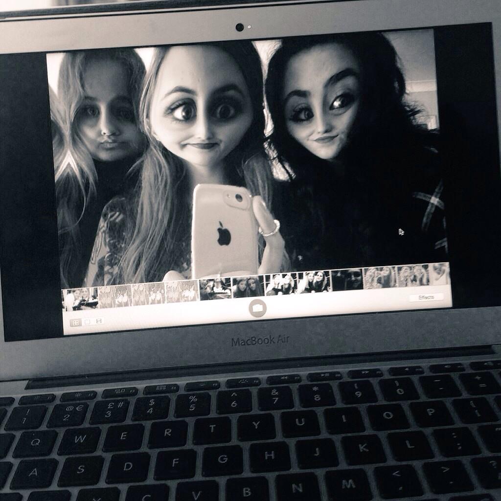 ellie_cockle's tweet photo. Good weekend #flyingrocket 🌿 @anna_tickle @insanityzouis http://t.co/af2u6KBL3w
