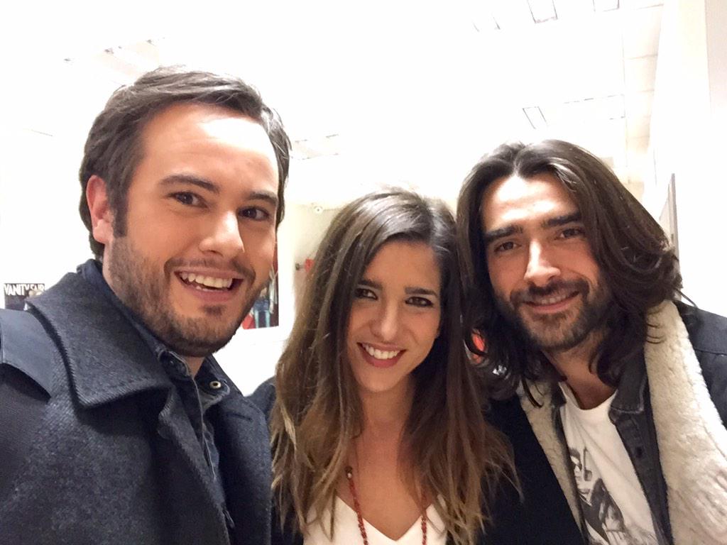Gracias <a href="/LuciaJimenezTV/">Lucía Jiménez</a> Un placer conocerte en persona. Aquí nuestra foto de pasillo después  con <a href="/aitor__luna/">a</a> @QTTF