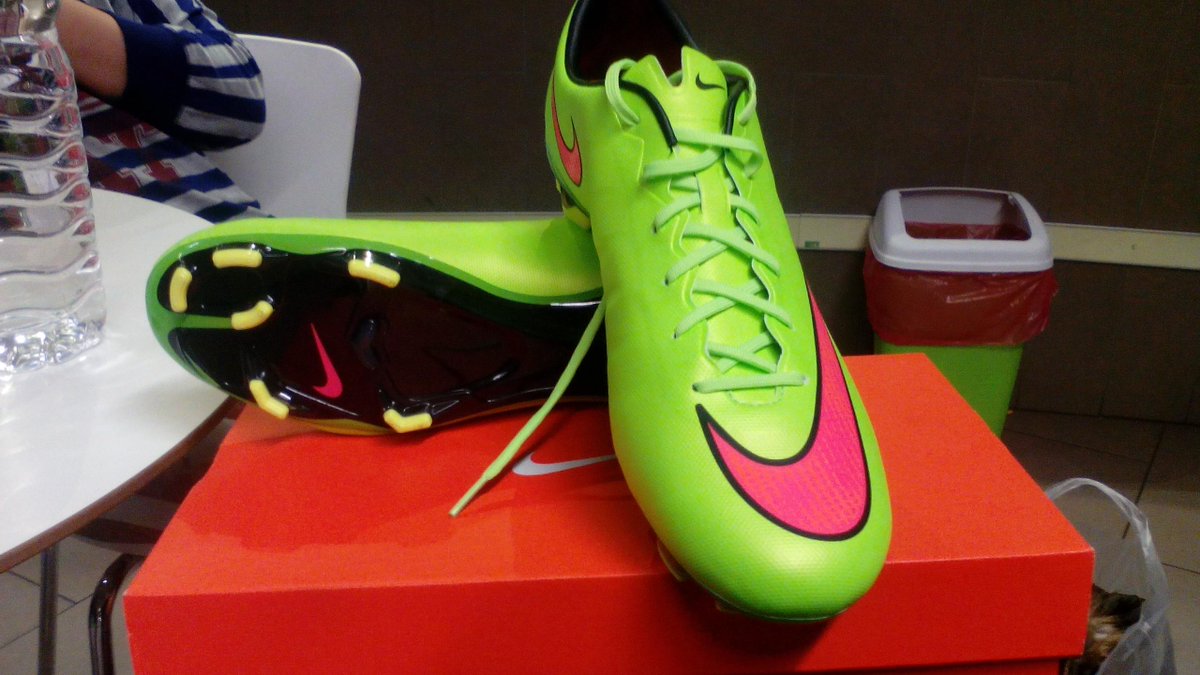 nicasio80's tweet photo. Boticas nuevas para volver a hacer lo que mas me gusta http://t.co/8jS4XAT6Zt