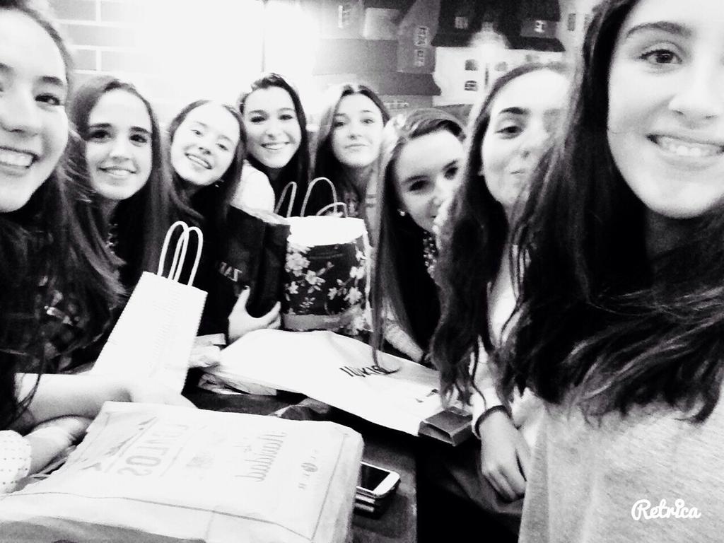 sofidelarenal's tweet photo. “@teresairigoyen6: "@FIL0S0FIA: Lo bien disfrutado, jamás es olvidado."  Por todos los momentos chicas, graciass 💕💕💕 http://t.co/ik5JKpvDLo”