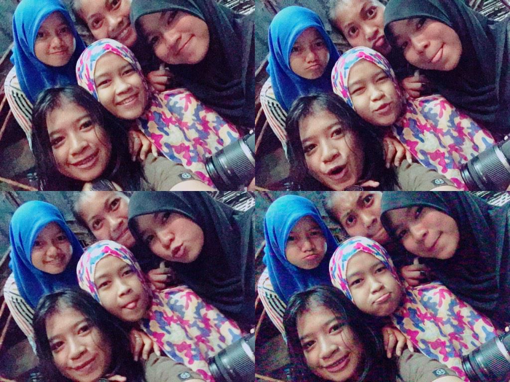 rzkarrrr's tweet photo. Bestie {} @tariarianti @Riamegawatii @Rahmahfadhilla , tika simamoraa http://t.co/vtMYMX9Ptq