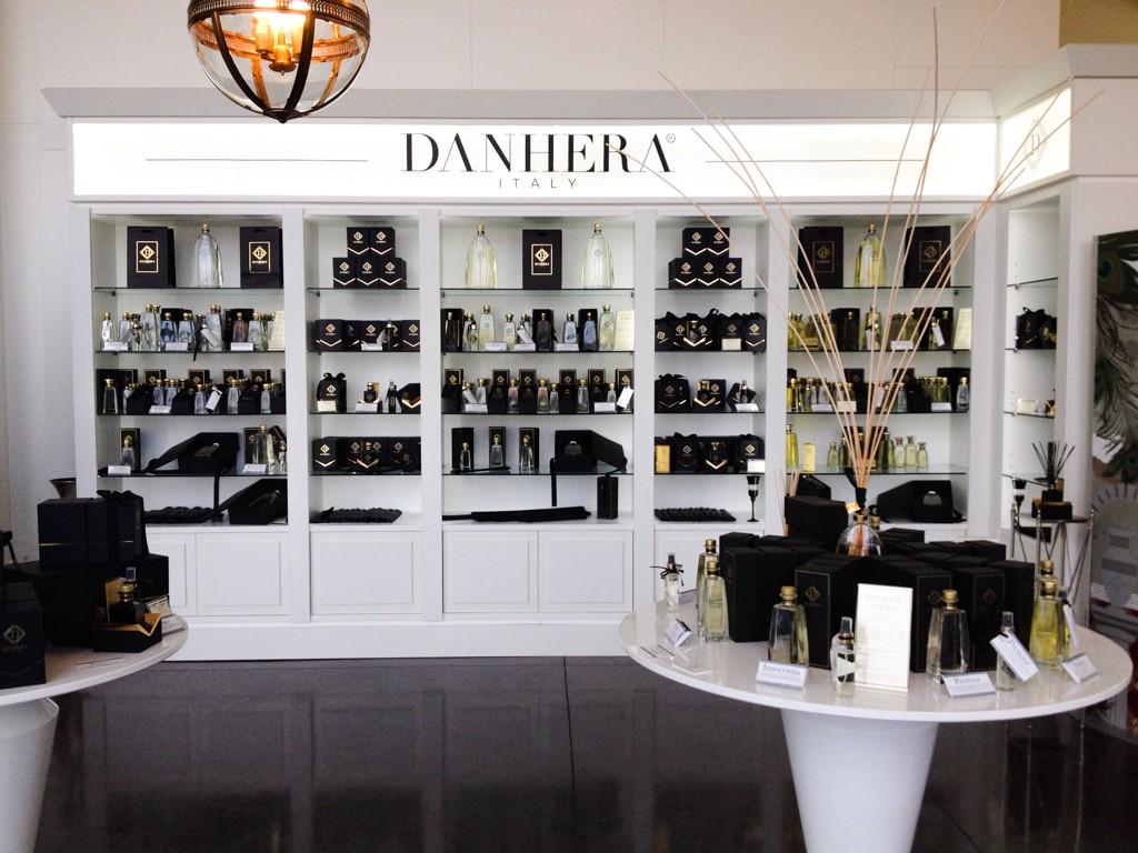 Cla76's tweet photo. @DanheraItaly  Fragranze ambiente, arredo olfattivo, detergenti ECO-CHIC per la casa e la biancheria http://t.co/vxDP9Kwsyx
