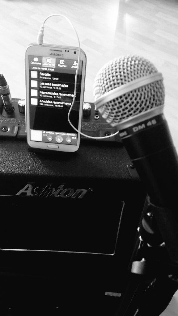 ungelr's tweet photo. Escuchar música a un volumen elevado nunca ha dañado mi audición. Lo hacen injusticias que no puedo forzar detección. http://t.co/bbpGxcrzO0
