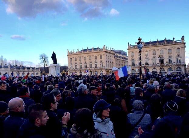 MinistereCC's tweet photo. #MarcheRepublicaine Rassemblements partout en France : Marseille, Bordeaux, Nancy, Paris... #LaFranceEstCharlie http://t.co/nooxsQHPEr