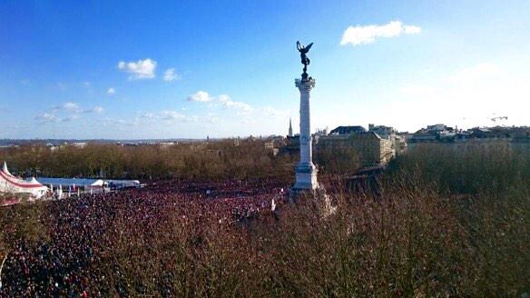 MinistereCC's tweet photo. #MarcheRepublicaine Rassemblements partout en France : Marseille, Bordeaux, Nancy, Paris... #LaFranceEstCharlie http://t.co/nooxsQHPEr