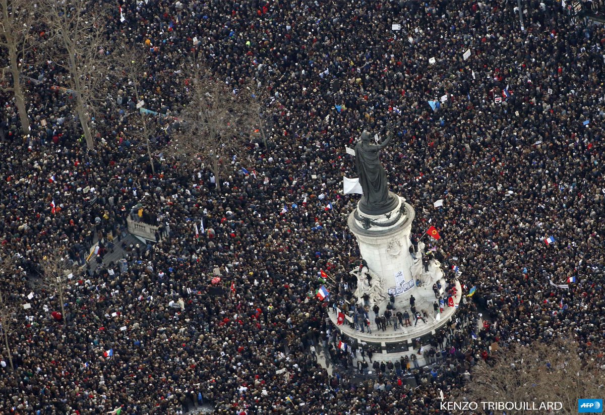 #JeSuis Charlie - #UnityMarch at the Place de la Republique in Paris #CharlieHebdo By Kenzo Tribouillard #AFP