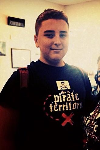 MichaelLeech4's tweet photo. Help my buddy @MattPankow snag a hot date to prom. All he needs is 500 RT's. Help us out ladies and gentlemen 🙌🙌 http://t.co/St5xOTw6vU