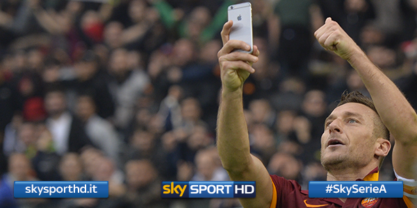 Fate un RT se vi è piaciuta l’esultanza di #Totti #selfie #derby #RomaLazio 2-2 #SkySerieA