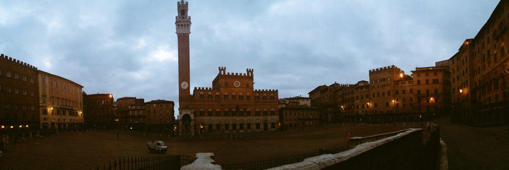 NicoSparrow's tweet photo. Sempre fantastica! #piazzadelcampo #Siena #toscana #Italy http://t.co/GoT5HQfSEK