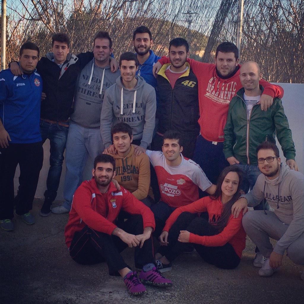 PabloTana's tweet photo. GRAN FAMILIA http://t.co/coEHQbVYSV