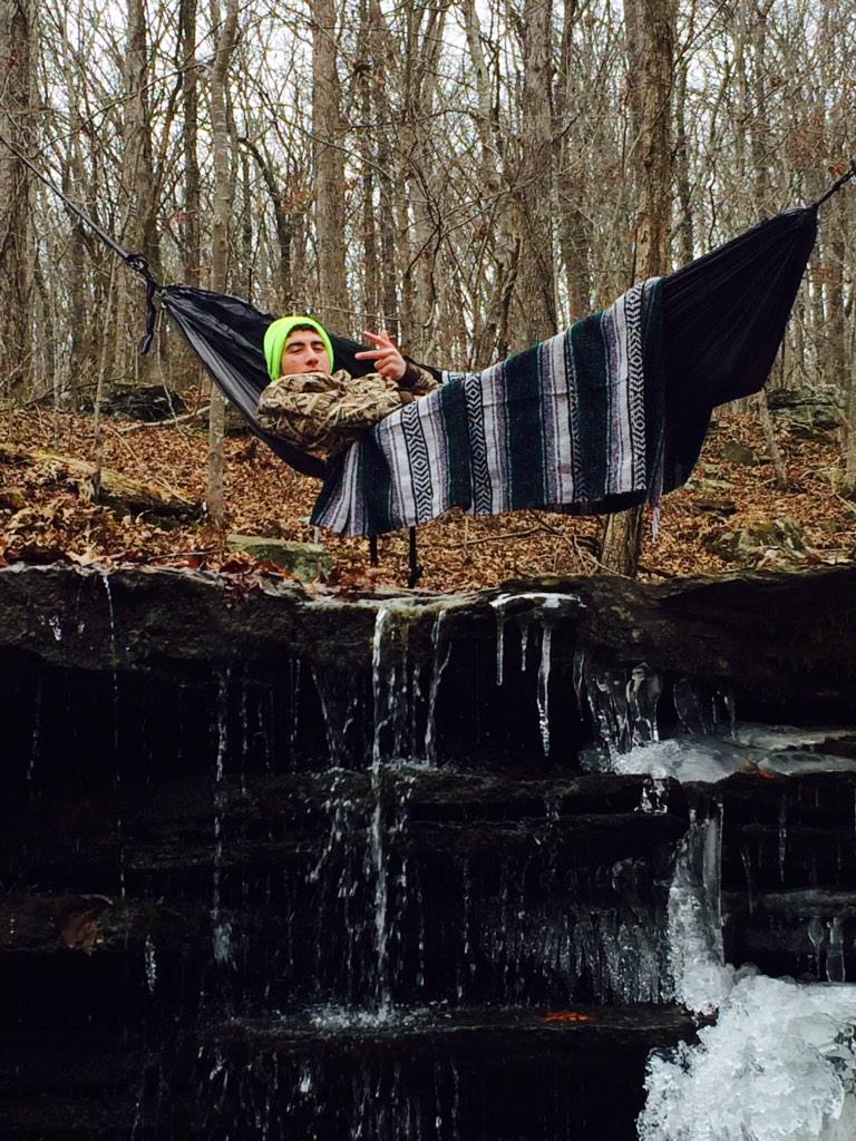 ChanMan8976's tweet photo. Great day of hinking! Got to chill in our hammocks as always! @ENOHammocks @malocker_tyler http://t.co/eiQyraJZY8