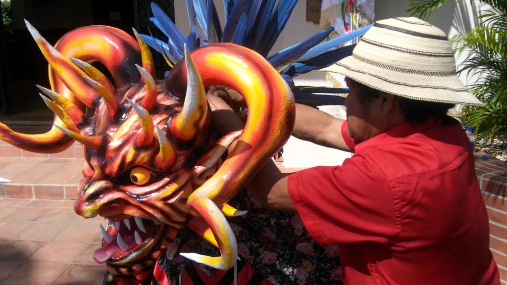 Desfile Mil Polleras tweet media