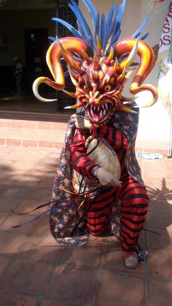 Desfile Mil Polleras tweet media