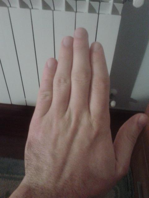 REAL_JC9's tweet photo. "@HayQueSaberlo: Los hombres con el dedo índice más corto que el anular, tienden a tener penes más largos." http://t.co/gQ6XKDyoGB