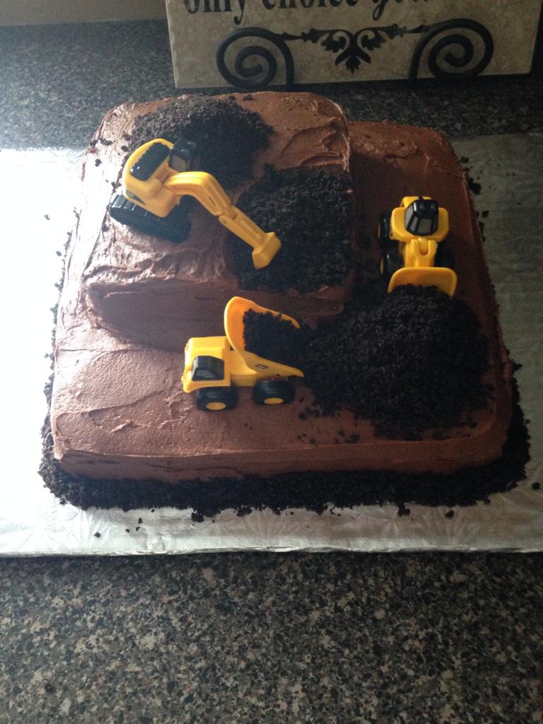 bundy014's tweet photo. Great job Ruthie. #killercake @AdamWard12 @markhopkins42 @hasties13 http://t.co/mLKzc5Ade6