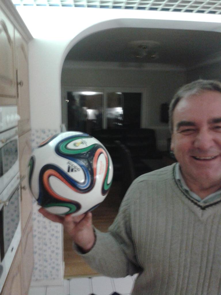 steviewelly's tweet photo. @steviewelly signs for @ManUtd http://t.co/DlVULdFl5X